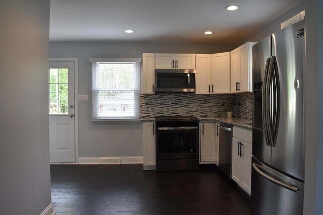 Foto del edificio - 351 Maple St