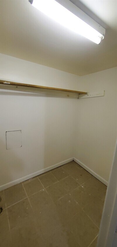 Primary Photo - 142 Hillcrest Pl