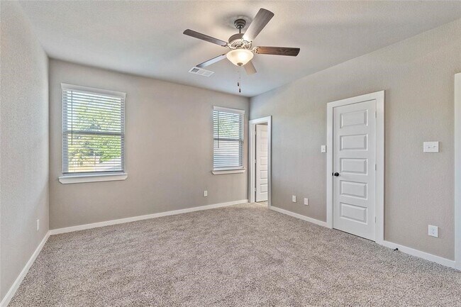 Foto del edificio - 25140 Pacific Wren Dr