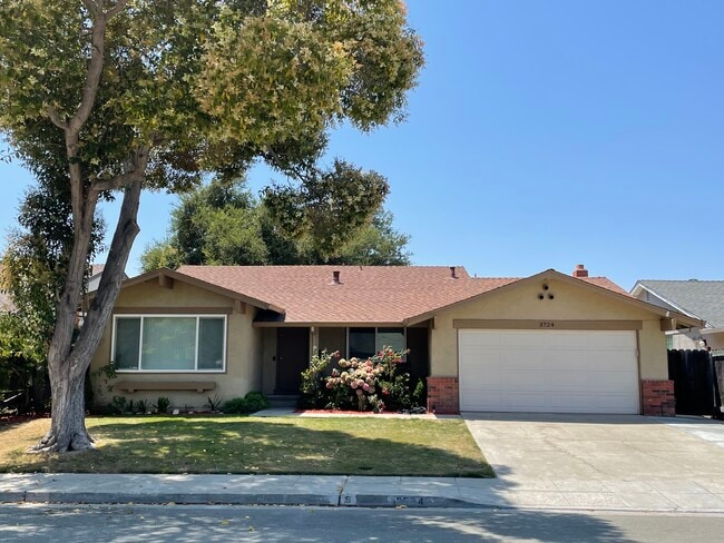 Building Photo - 3724 Edgefield Drive