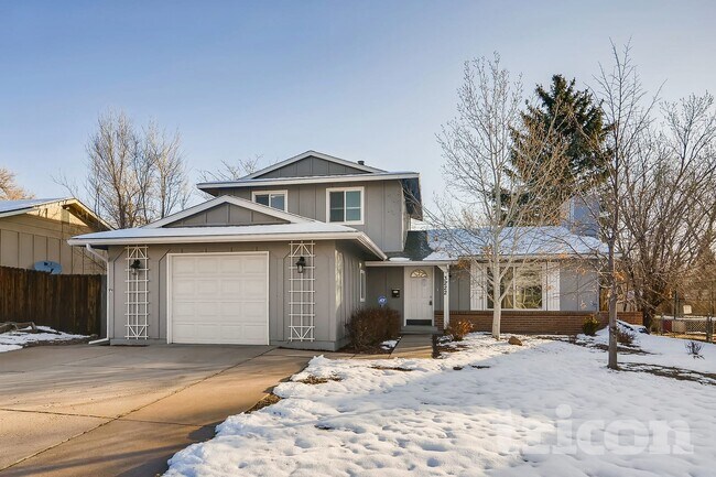 Foto del edificio - 3222 Greenwood Cir