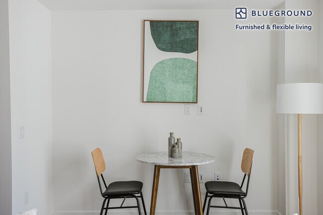 Foto del edificio - 201 The Promenade N