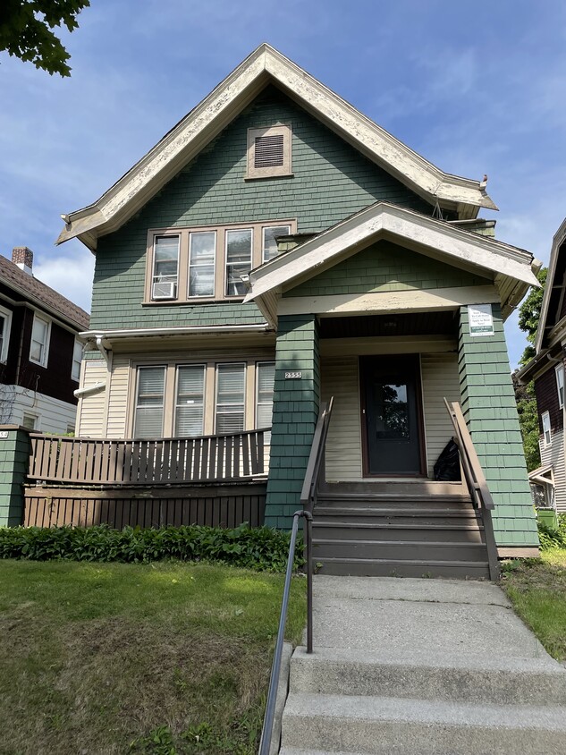 Primary Photo - 2555 N 49th St