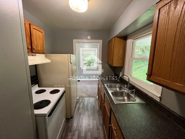 Foto del edificio - 1531 W 10th St