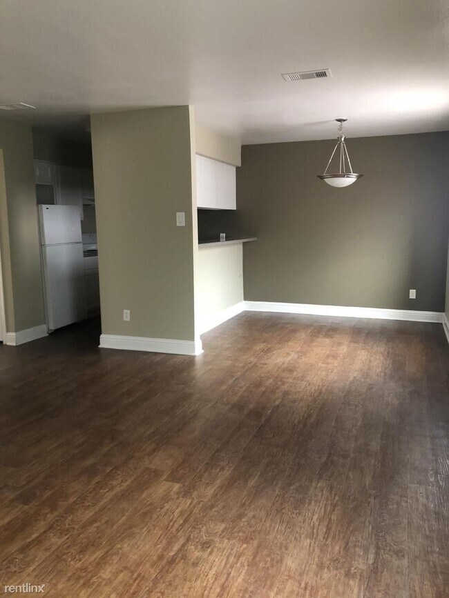 Building Photo - 1 br, 1 bath Condo - 225 E X St Flat  1 Bath