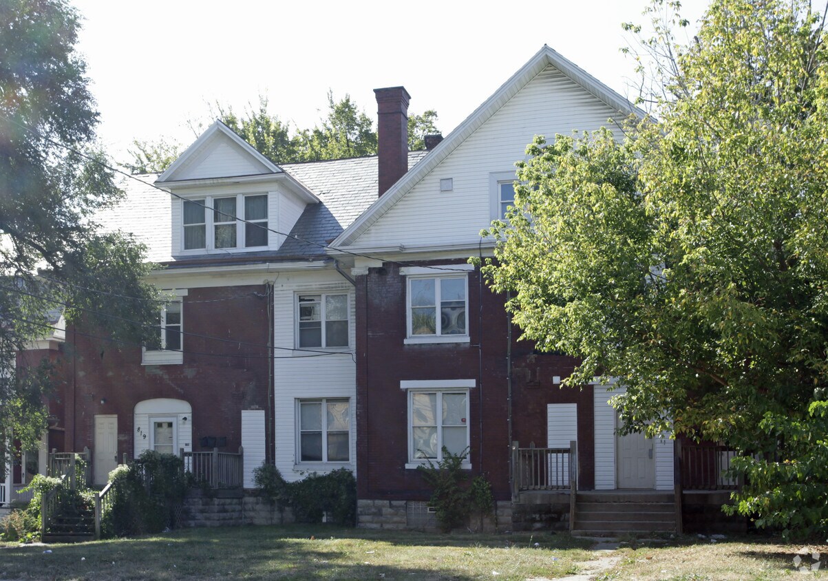 Building Photo - 819-821 Elberon Ave