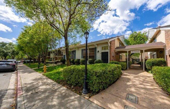 Building Photo - Condo Complex on Quiet Street w/ Pool & Ga...