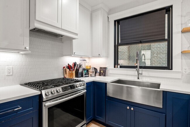 Foto del edificio - 331 Chelsea St