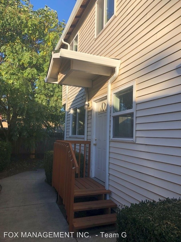 Primary Photo - 5623 SE 84th Ave