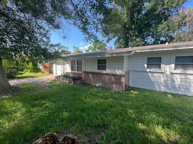 Foto del edificio - Single-Family Home For Lease