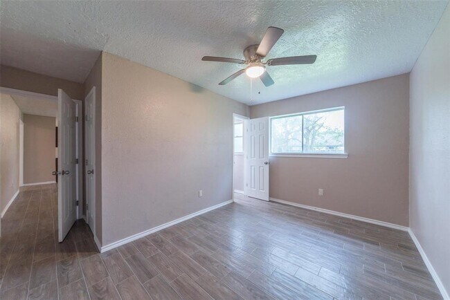 Building Photo - 12226 Flushing Meadows Dr
