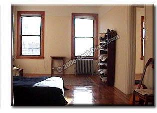 Building Photo - 666 W 188th St