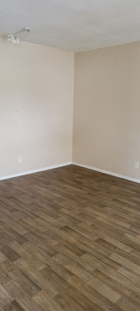 Foto del edificio - 6200 W Tidwell Rd