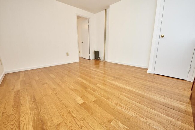Building Photo - 1 bedroom in New York NY 10002