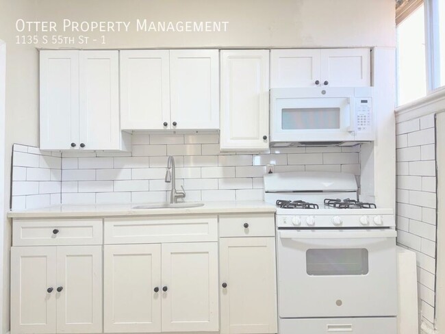 Building Photo - 1135 S 55th St