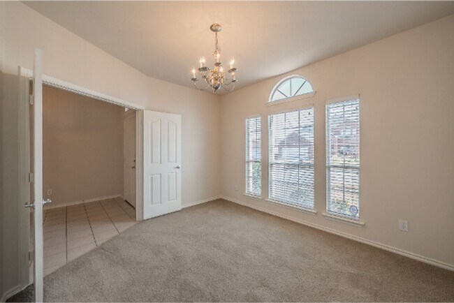 Foto del edificio - 12901 Hurricane Ln