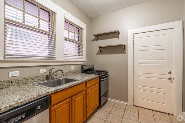 2 habitaciones, 1 baño - Cocina - 31 S McLean Blvd