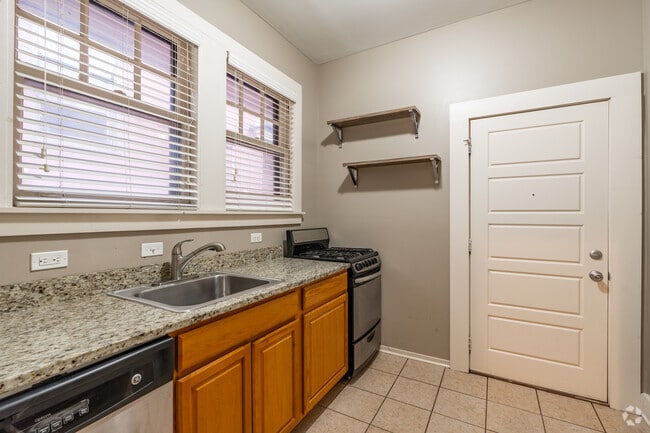 2BR, 1BA - Kitchen - 31 S McLean Blvd Apartments