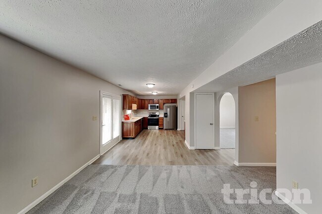 Building Photo - 1197 Kinross Dr