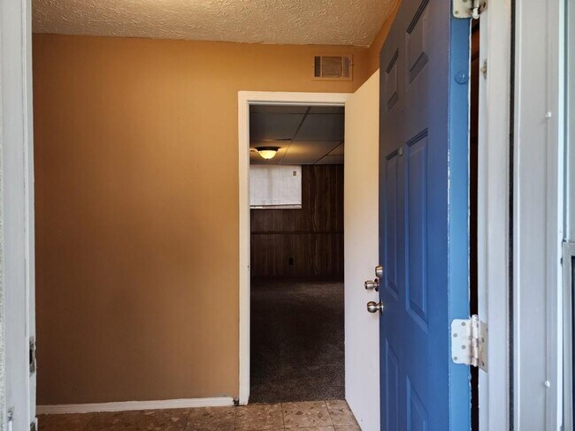 Building Photo - 2409 Fairway Cir SW