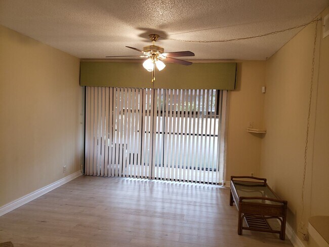 Building Photo - 19505 Quesada Ave