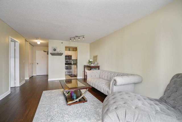 Building Photo - 1212 N La Salle St