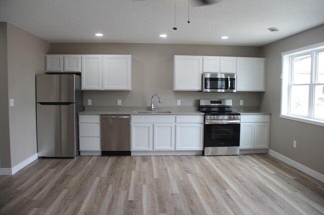 Building Photo - Island Glen #2