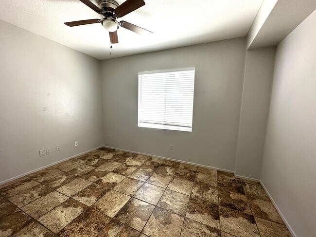 Foto del edificio - 43435 Tylman St
