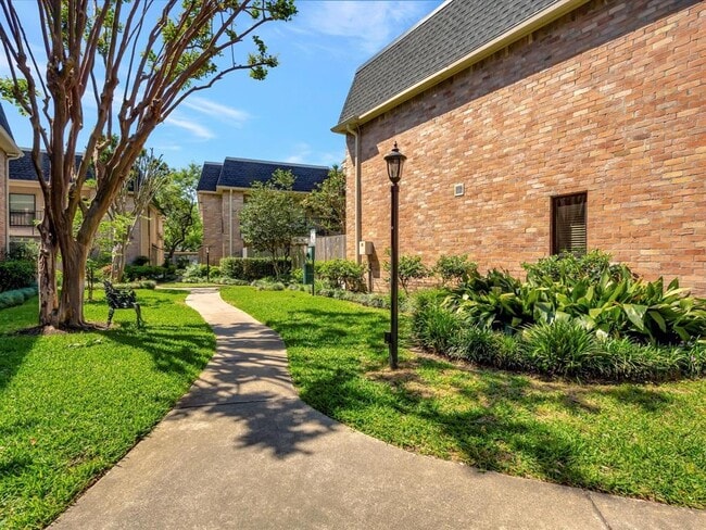 Building Photo - 1601 S Shepherd Dr