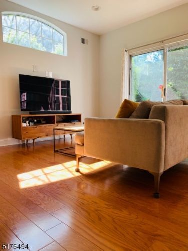 Foto del edificio - 5 Artillery Park Rd