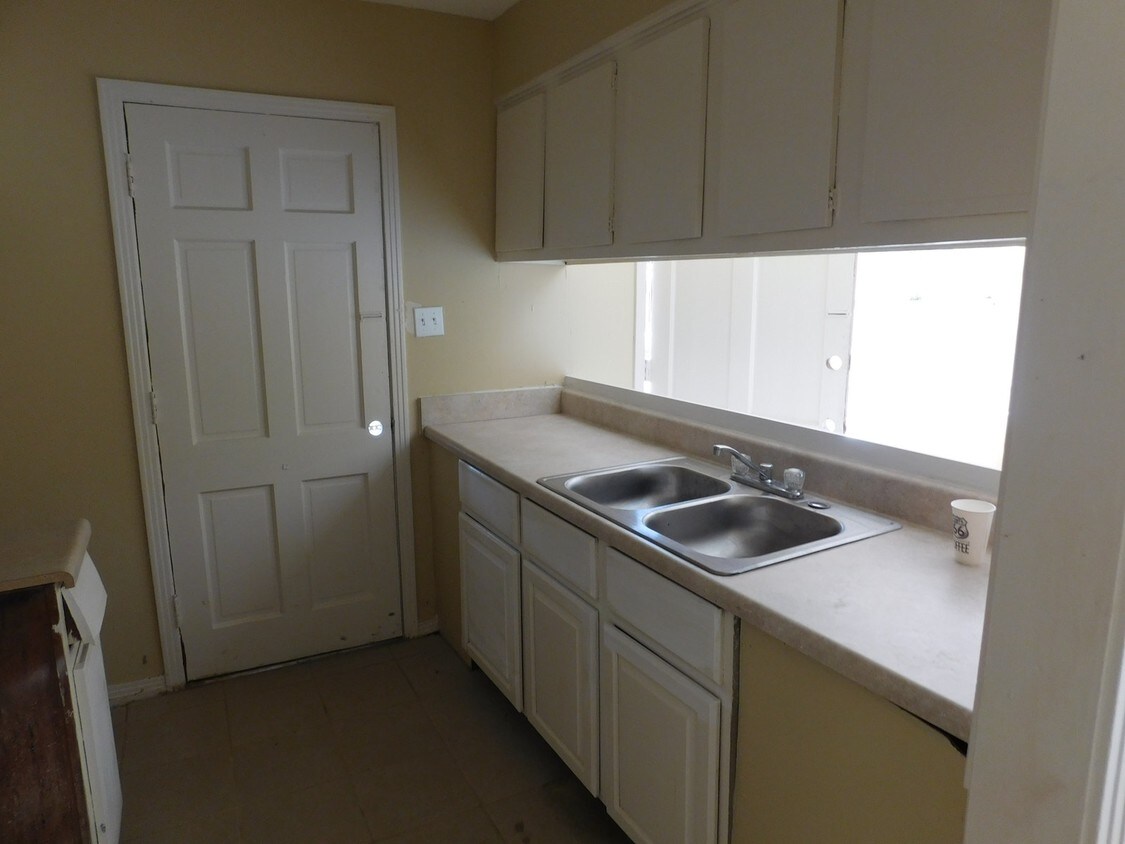 Foto del edificio - 1150 Hollywood Drive, Unit 1
