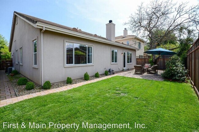 Building Photo - 4 br, 2.5 bath House - 4283 Kingsford Drive