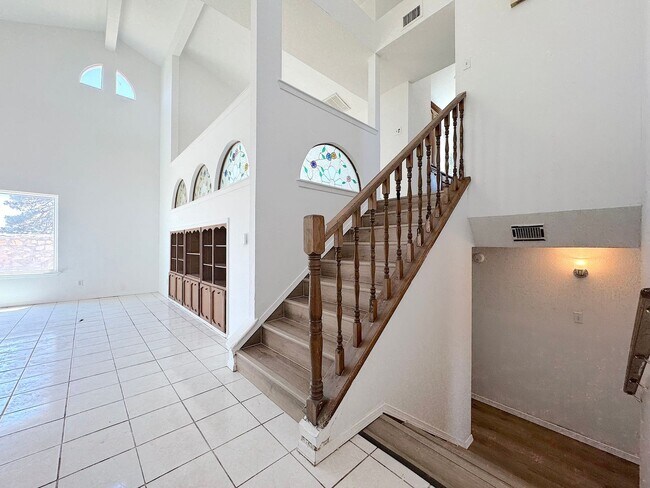 Building Photo - Northeast El Paso 3 Bed Refrig A/C split T...