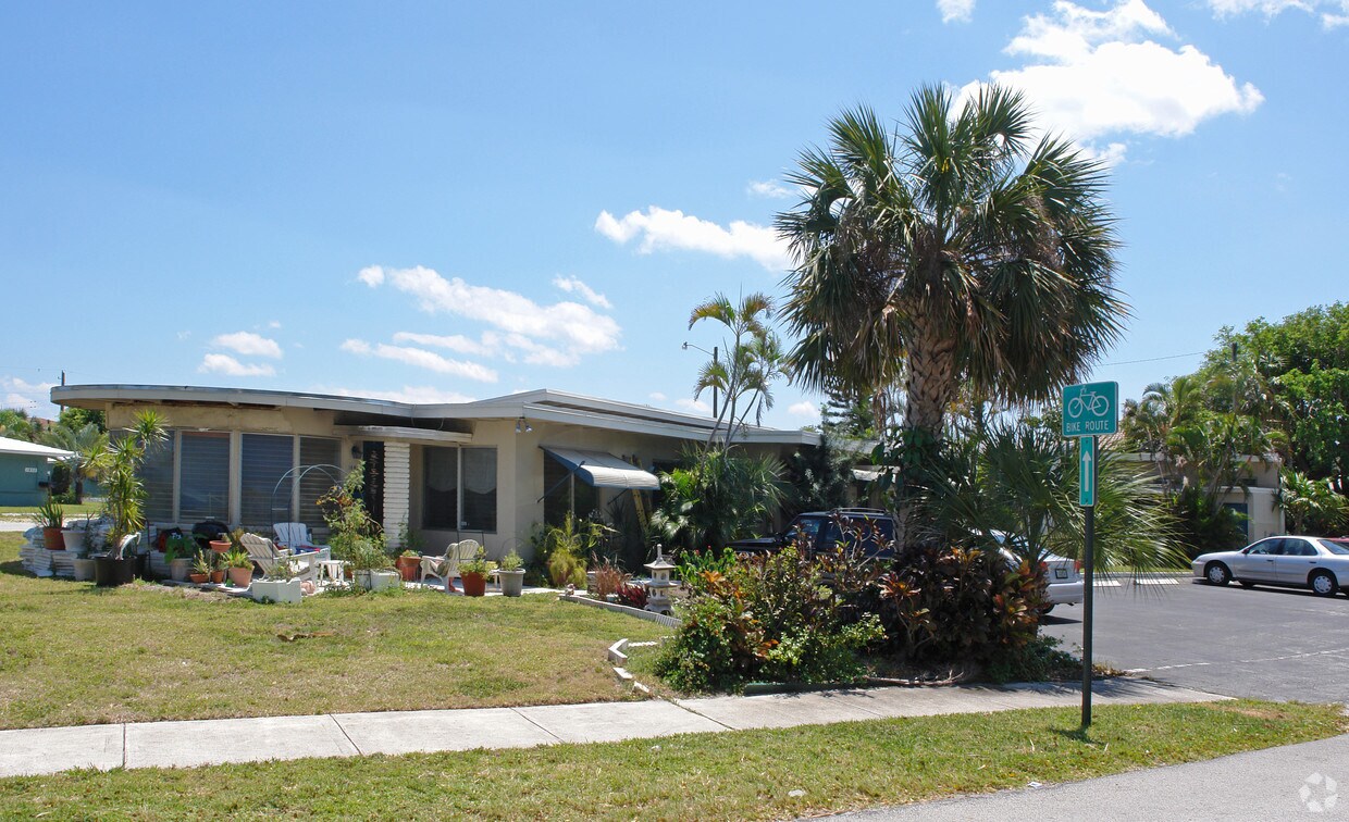 Building Photo - 1834 Middle River Dr