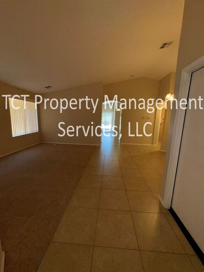 Building Photo - Spacious 4 Bedroom Home In San Tan Valley!