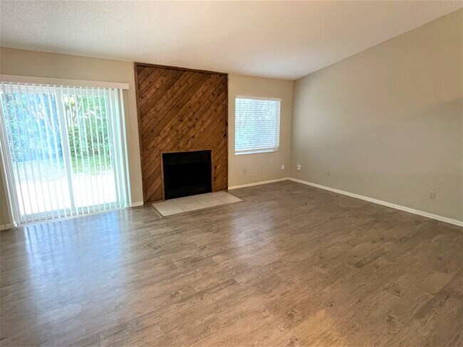 Building Photo - 124 Alder Ct