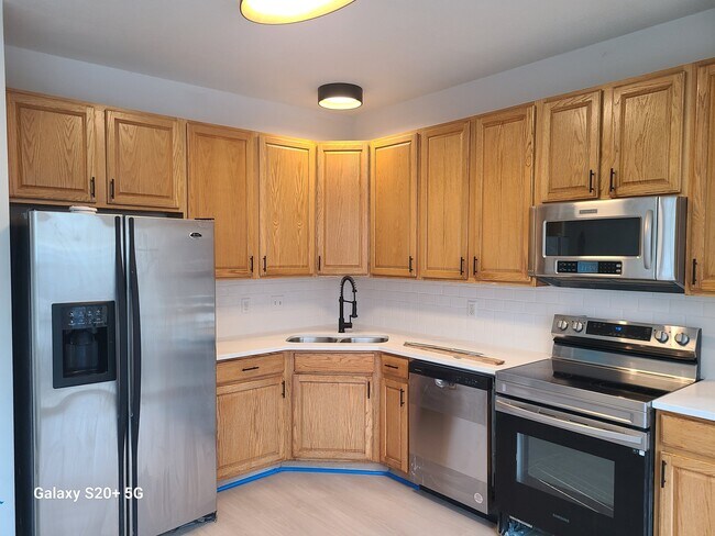 Foto del edificio - 13885 Ironstone Tr NW