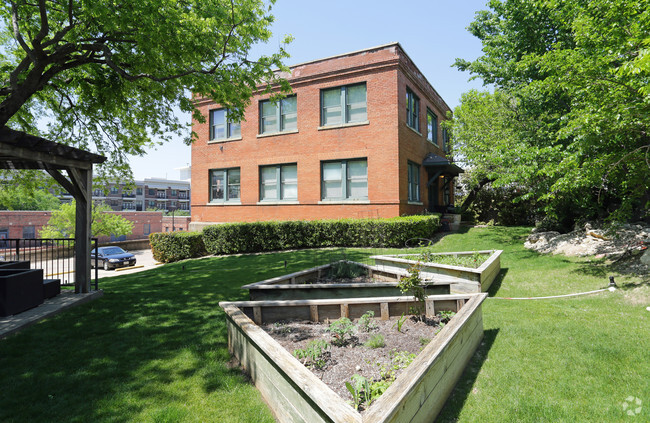 Building Photo - Magnolia Station