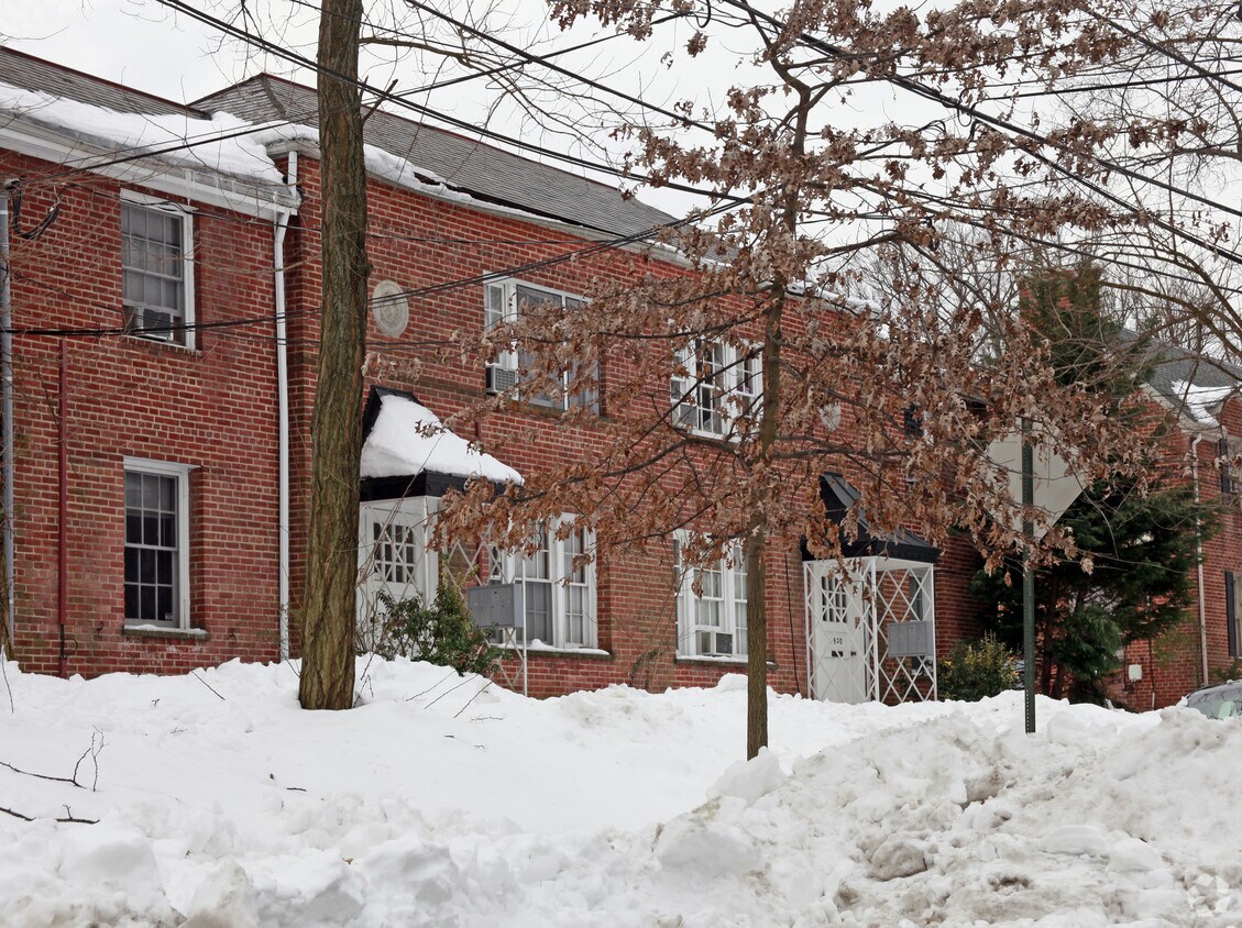 Foto del edificio - 3920 W St NW