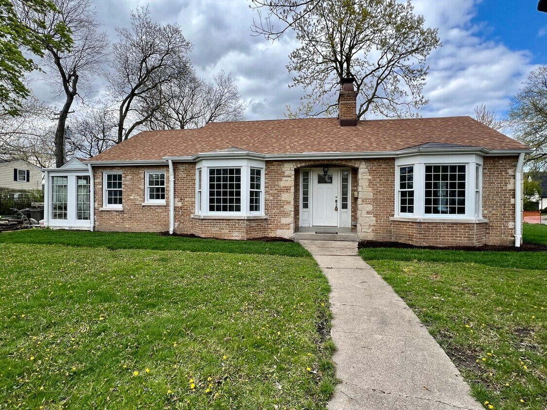 Primary Photo - 1146 Raleigh Rd