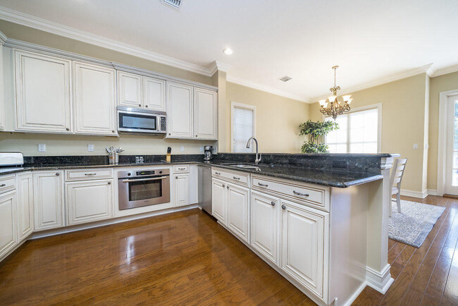 Building Photo - 8088 SE Asaro St