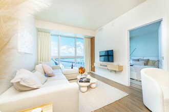 Building Photo - Edison Grand