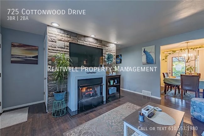 Building Photo - 725 Cottonwood Dr