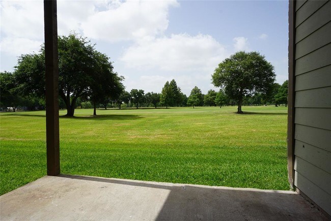 Building Photo - 8321 Sands Point Dr
