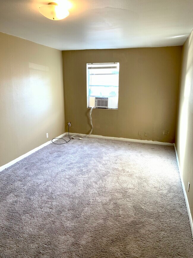 Foto del edificio - 5638 Finch St