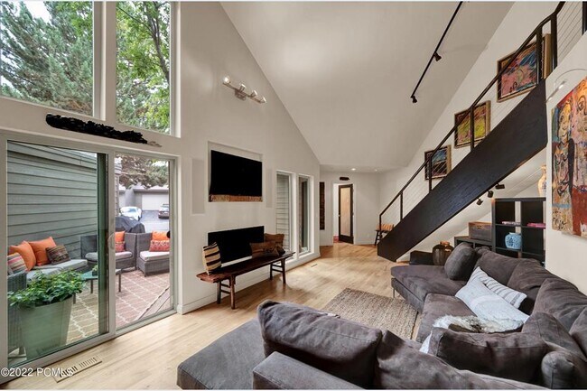 Building Photo - 1466 Silver Meadows Dr