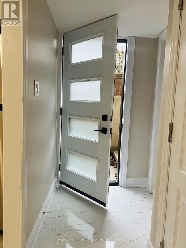 Photo du bâtiment - 104 Meredith Dr