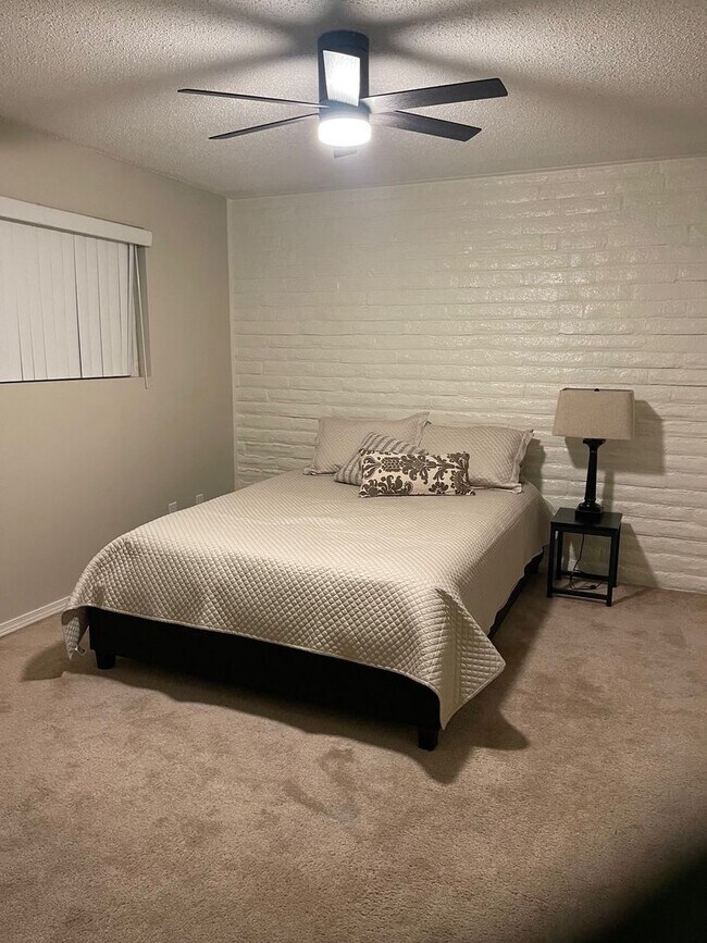 Building Photo - Now renting 1 bedroom Fully Furnished cond...