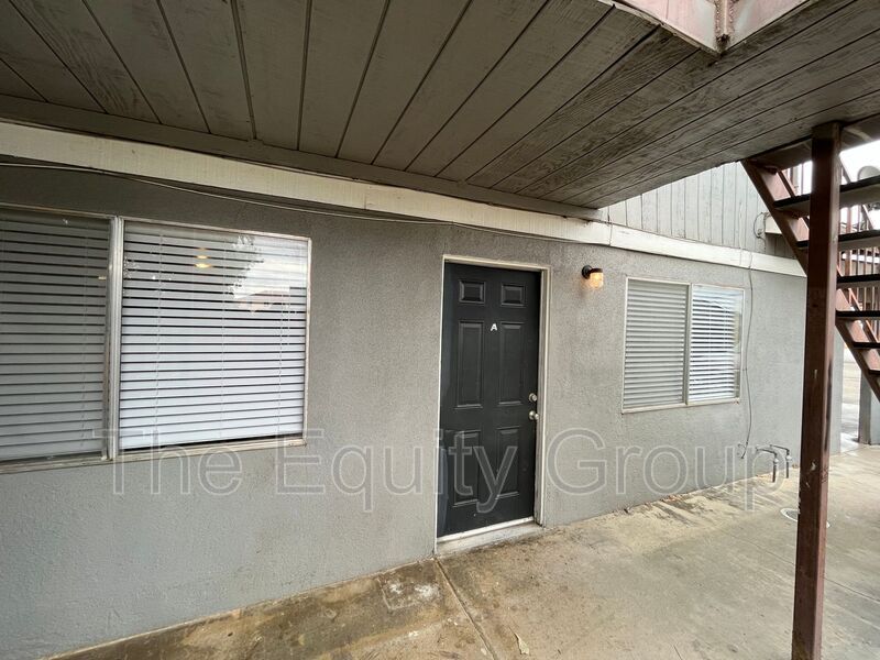 Primary Photo - 93 N E St
