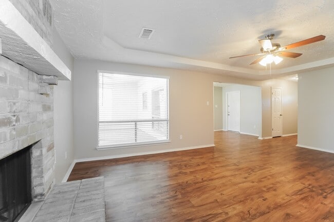 Building Photo - 18014 Glenledi Dr